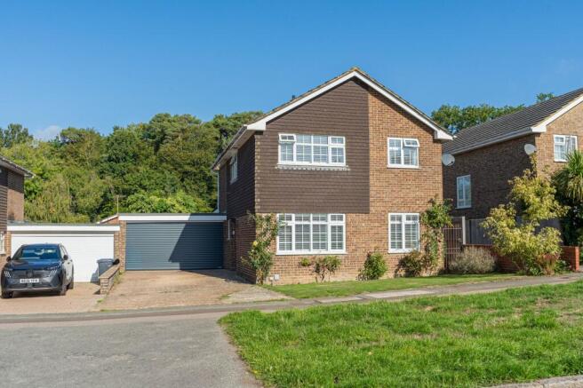 4-bed detached on Sunnywood Drive, Haywards Heath, RH16, £700,000