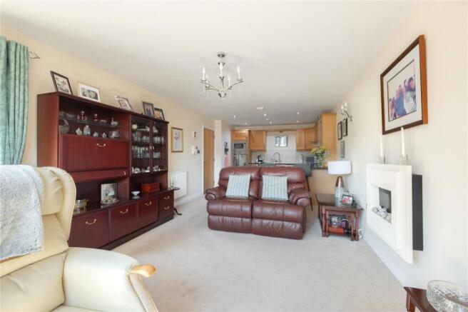 2 bed Apartment for sale Image 6