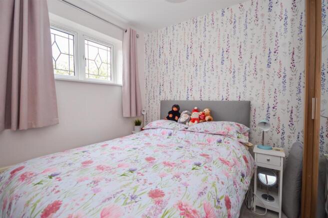 4 bed Detached for sale Image 9