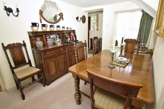 A DINING ROOM 1.JPG