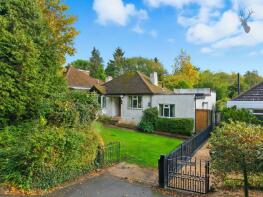 Alcombe, Loughton Lane, Theydon Bois, Epping CM16 7JZ