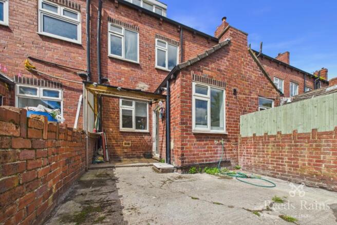 4 bed Terraced to rent Image 12