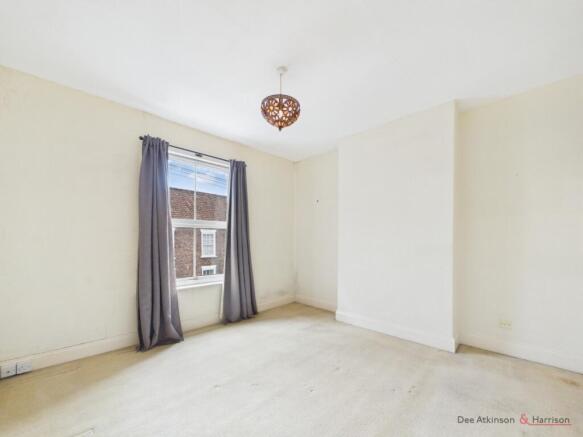 3 bed Terraced for sale Image 12