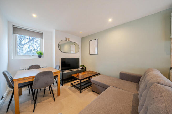 1418287-4-699c28a...