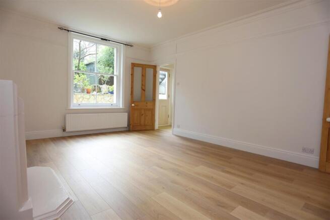 8, 44 Norton Road lounge2.jpg