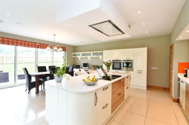 Dining/Kitchen