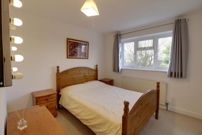 Bed 1 a
