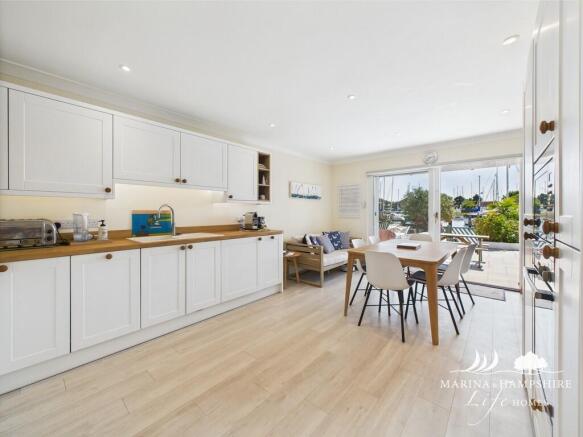 CAM03691G0-PR0051...