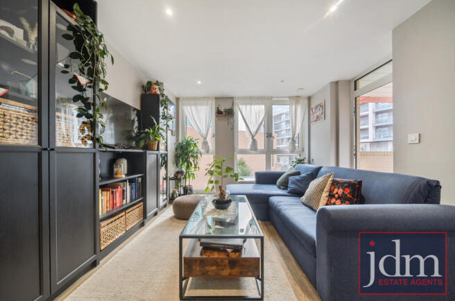 f04a5a8c-d514-490...