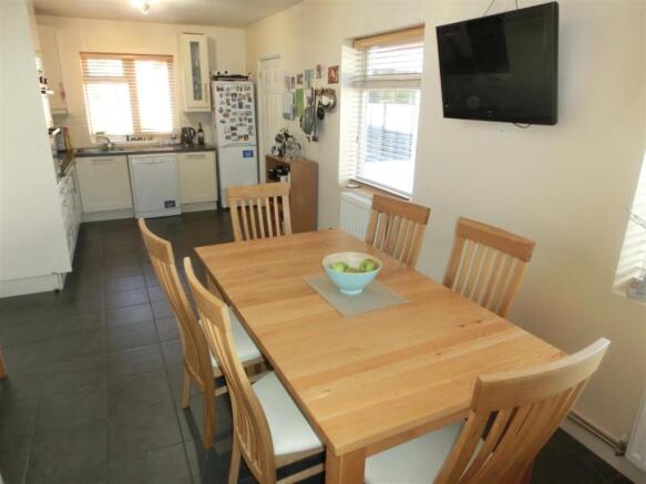 KITCHEN DINER