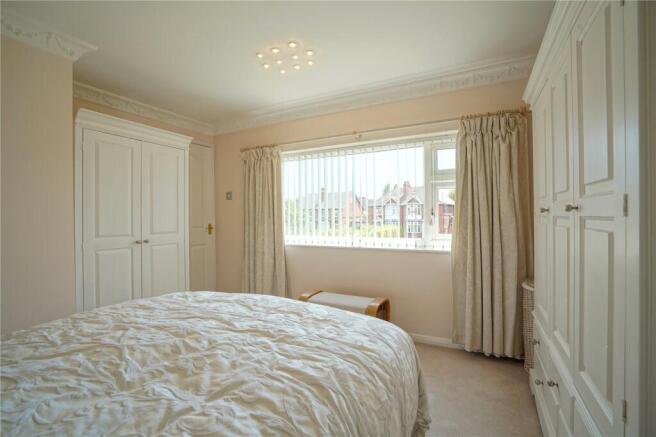 4 bed Semi-Detached for sale Image 10