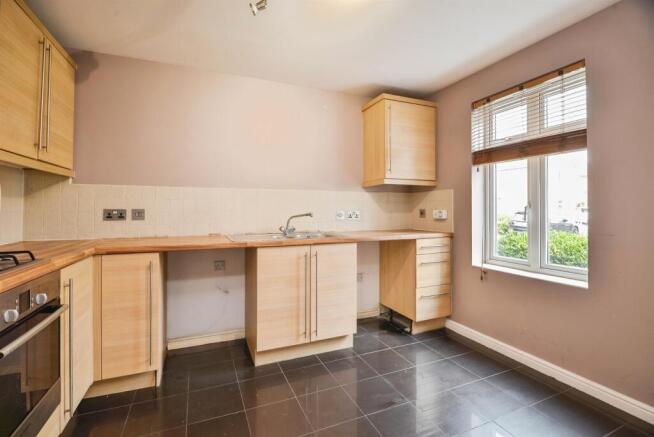 3 bed Semi-Detached for sale Image 5