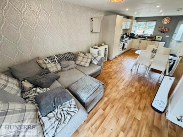 Open Plan Kitchen & Lounge