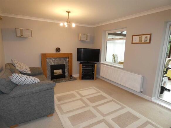 SPACIOUS LOUNGE