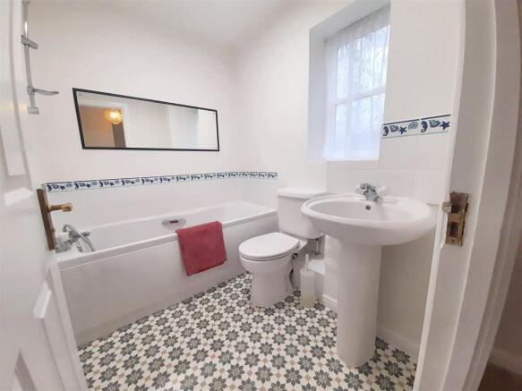 Bathroom (second-floor)