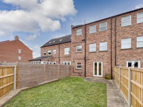 4 bed Terraced for sale Image 2