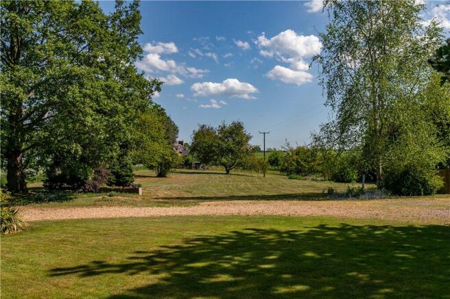 4 bed House for sale Image 5