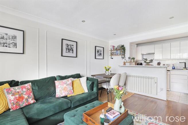 The Avenue, Highams Park photo 4