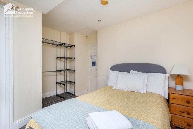 2 bed Apartment for sale Image 12