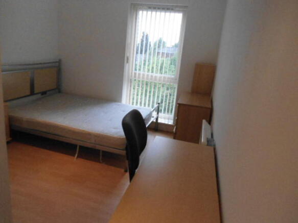 3 bed Flat Share to rent Image 5