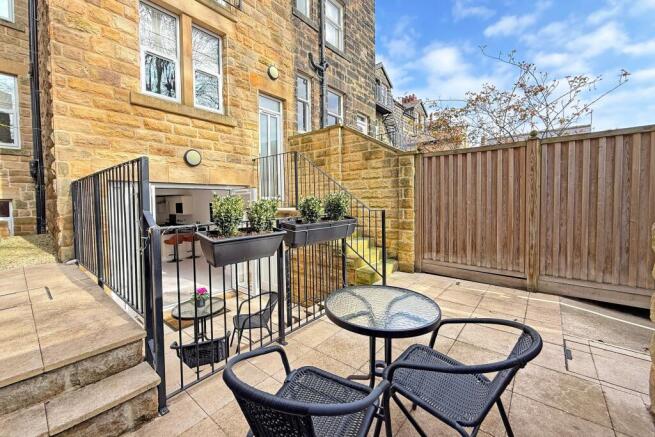 2 bed Flat for sale Image 8
