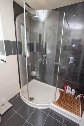 Family shower room