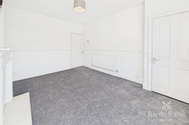 2 bed End of Terrace to rent Image 12