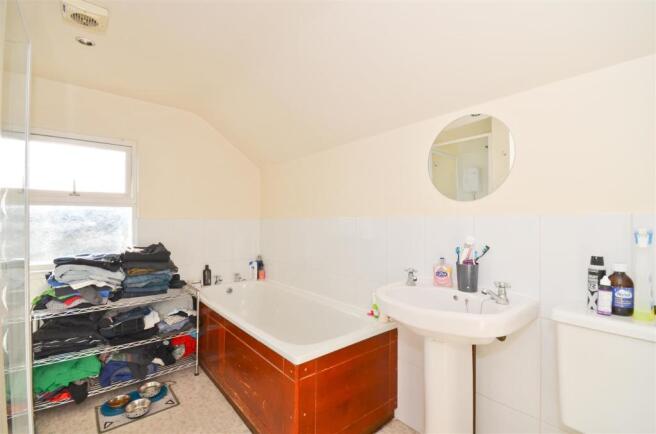 En-suite Bathroom.JPG