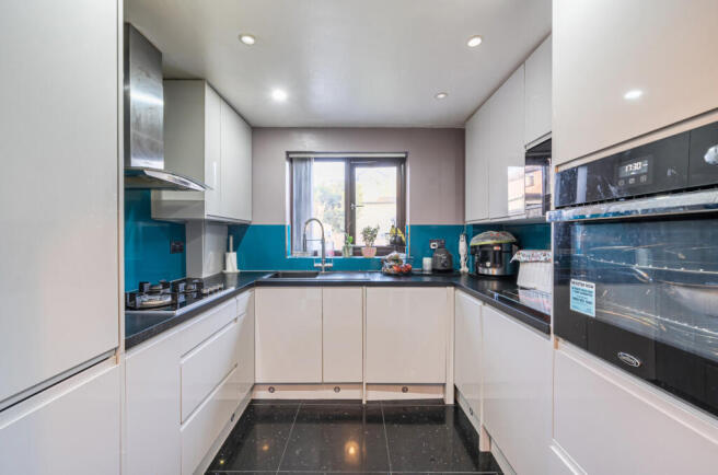 1421942-7-69a8648...