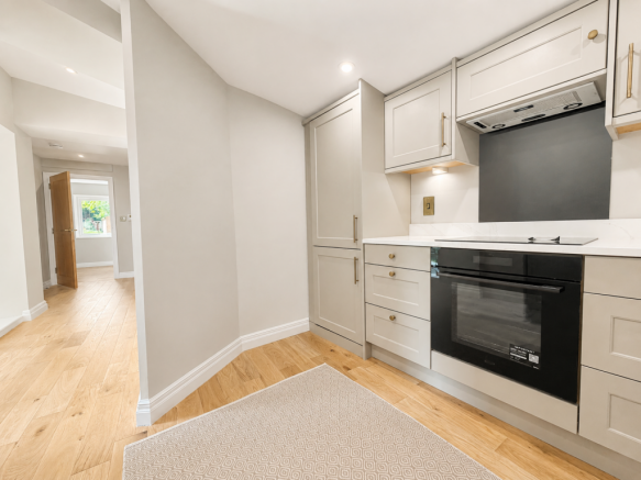 1 bed Detached to rent Image 5