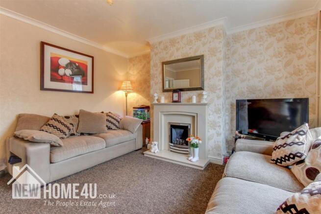 LOUNGE: