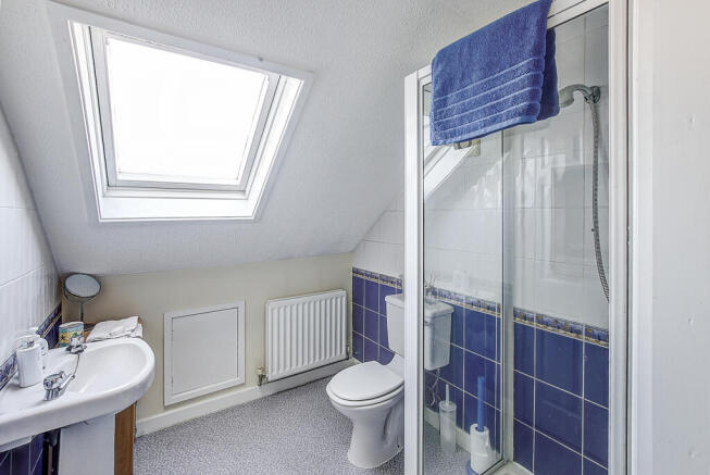 14. En-suite