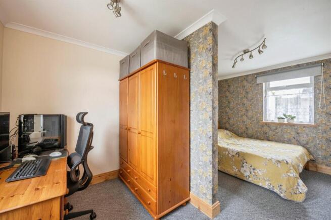 2 bed Semi-Detached for sale Image 11