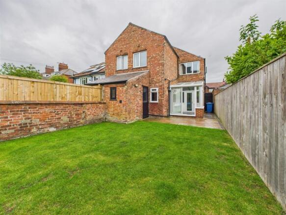 3 bed Semi-Detached for sale Image 11