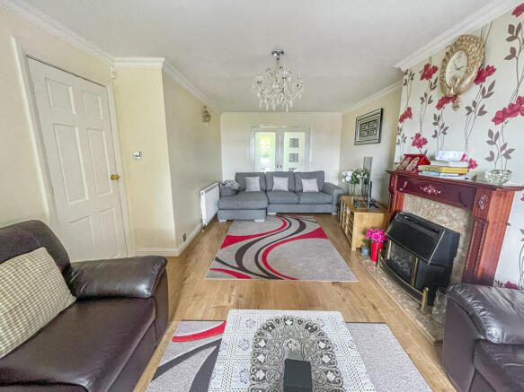 4 bed Semi-Detached for sale Image 4