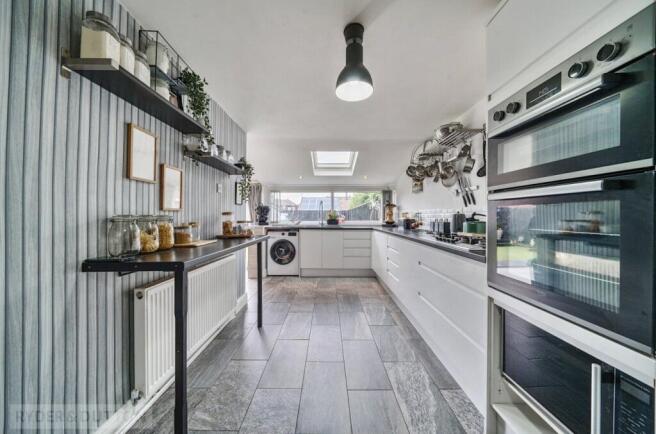4 bed Semi-Detached Bungalow for sale Image 5
