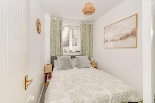 2 bed Flat for sale Image 12