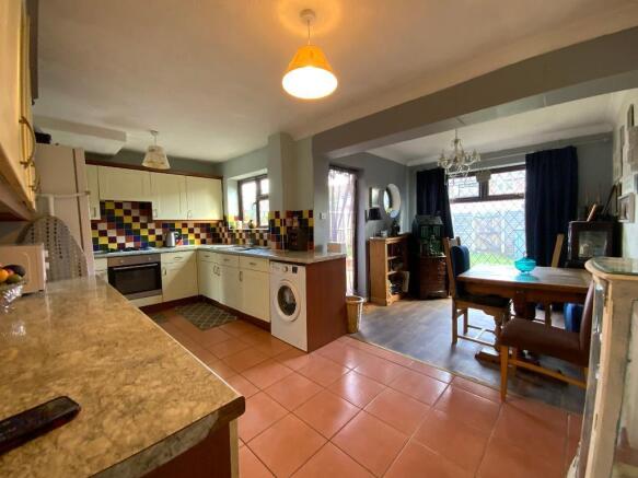 KITCHEN 17'1 x 9'11