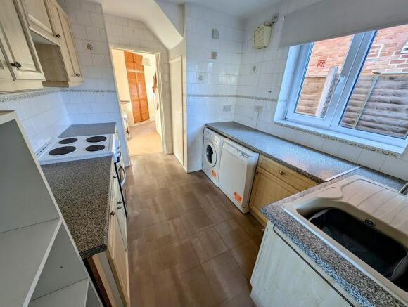 kitchen 2.jpg