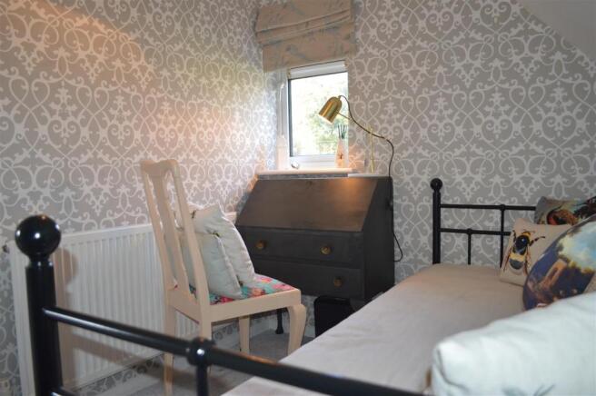 BEDROOM 3 / STUDY