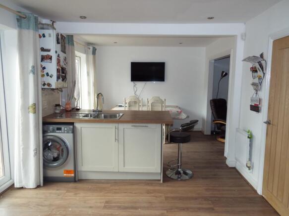 Refitted Kitchen Din
