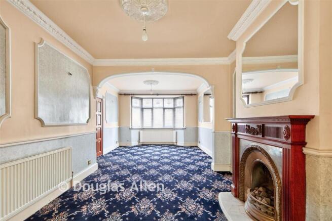 Lounge/Dining Area