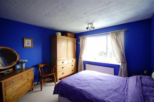 BEDROOM 2