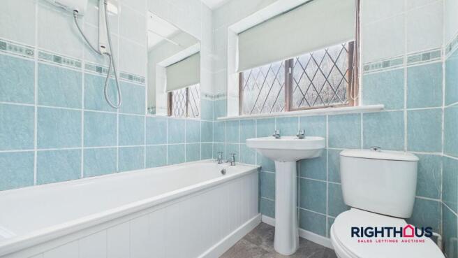 3 bed Semi-Detached to rent Image 5