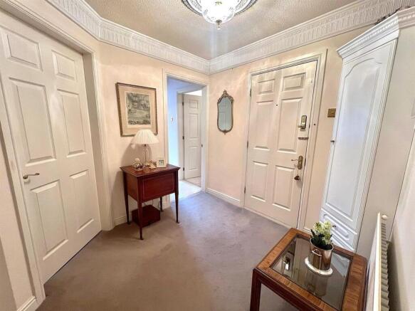 2 bed Apartment for sale Image 5