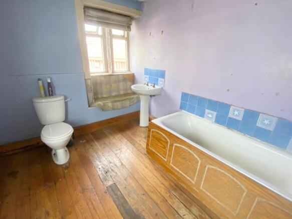 3 bed Link Detached House for sale Image 11