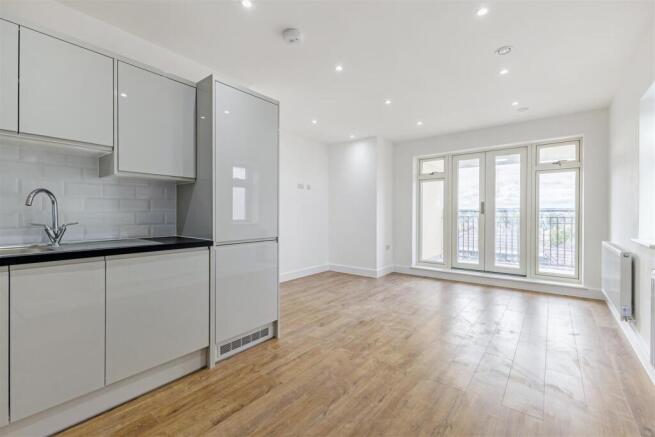 114533_Flat 4 8 Coulsdon Road (4).jpg