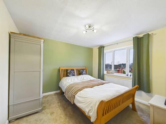 4 bed Detached for sale Image 10