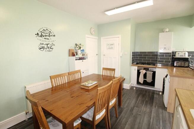 4 bed Semi-Detached for sale Image 7
