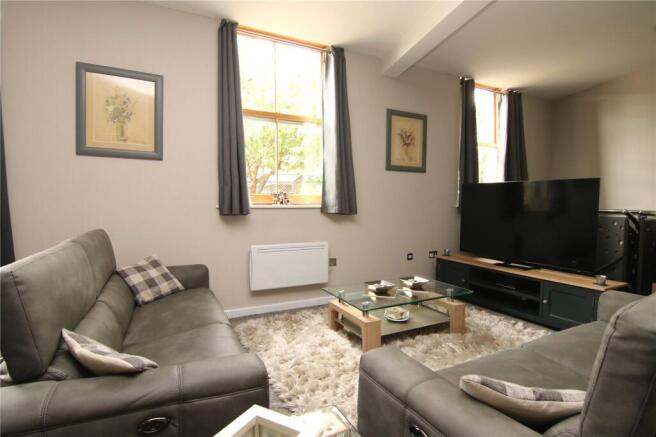 3 bed Flat for sale Image 6